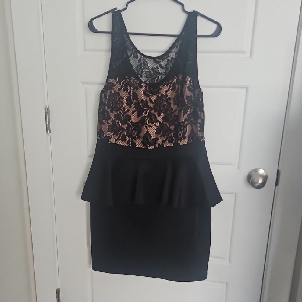 Chic Black and Pink Lace Mini Dress